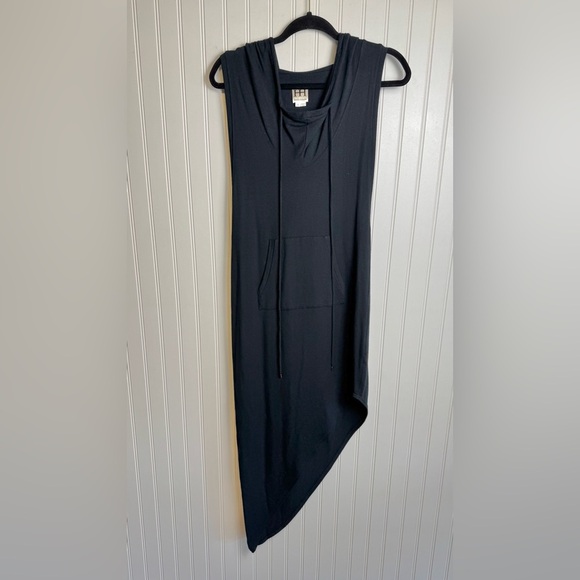 Haute Hippie Black Hooded Sleeveless Asymmetrical Hem Dress i11 - Picture 1 of 7